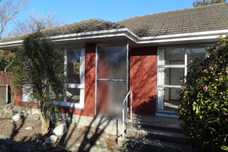 Photo of property in 2/9 Wadeley Road, Ilam, Christchurch, 8041