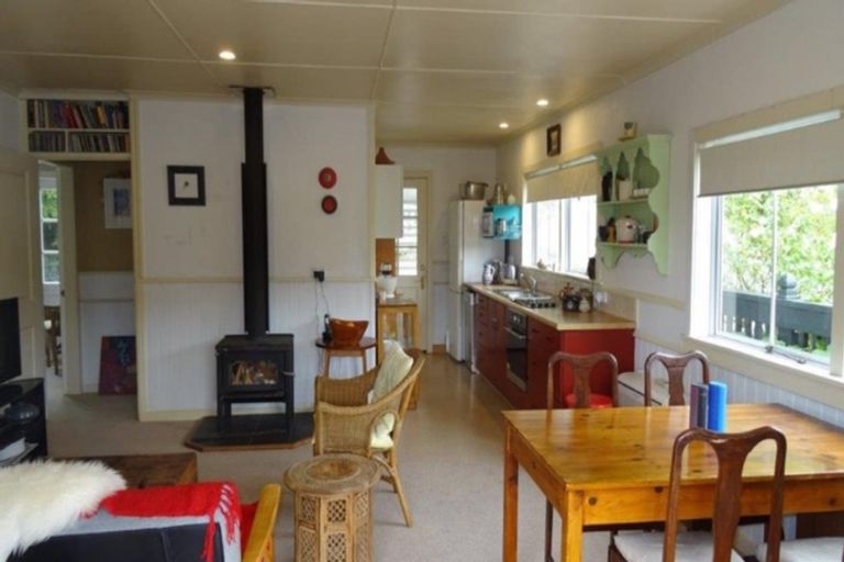 Photo of property in 27b Milton Terrace, Picton, 7220