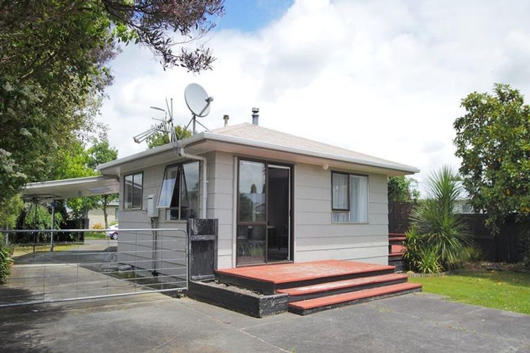 Photo of property in 3 Apollo Parade, Milson, Palmerston North, 4414