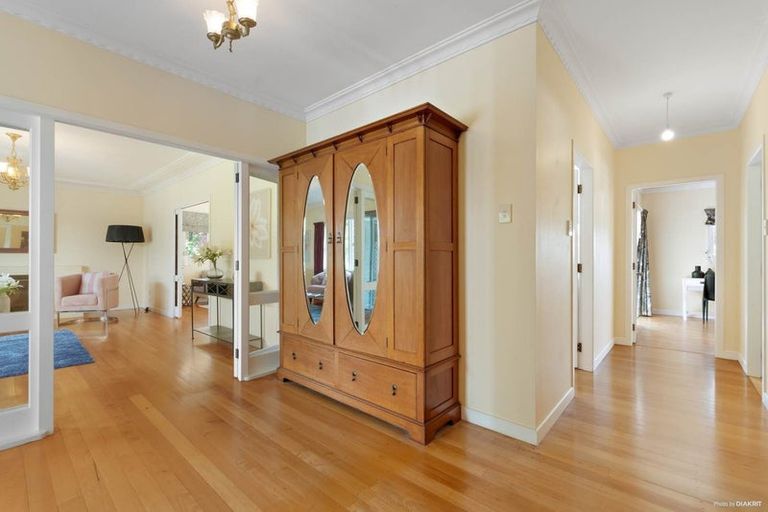 Photo of property in 68 Matipo Road, Te Atatu Peninsula, Auckland, 0610