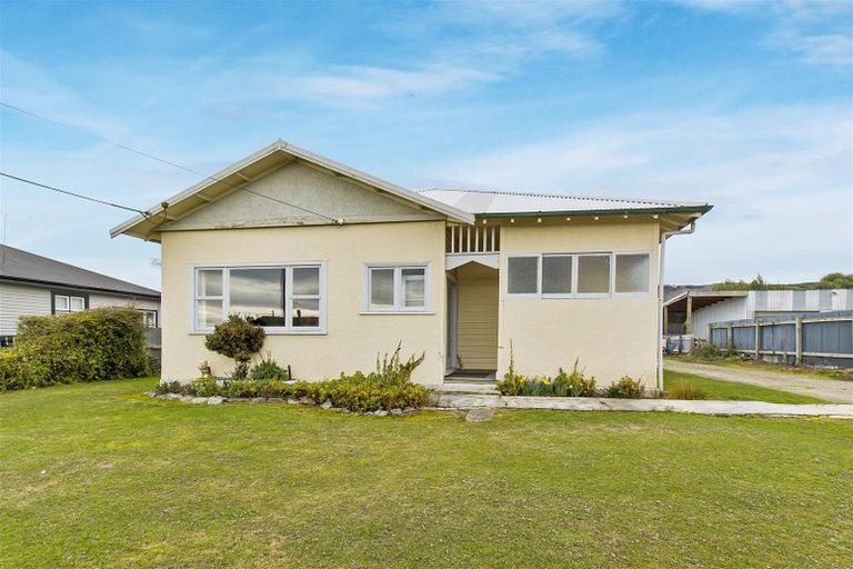 Photo of property in 17 George Street, Waimate, 7924
