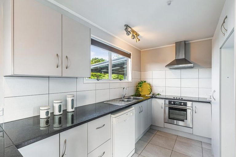 Photo of property in 8 Frostbite Place, Ranui, Auckland, 0612