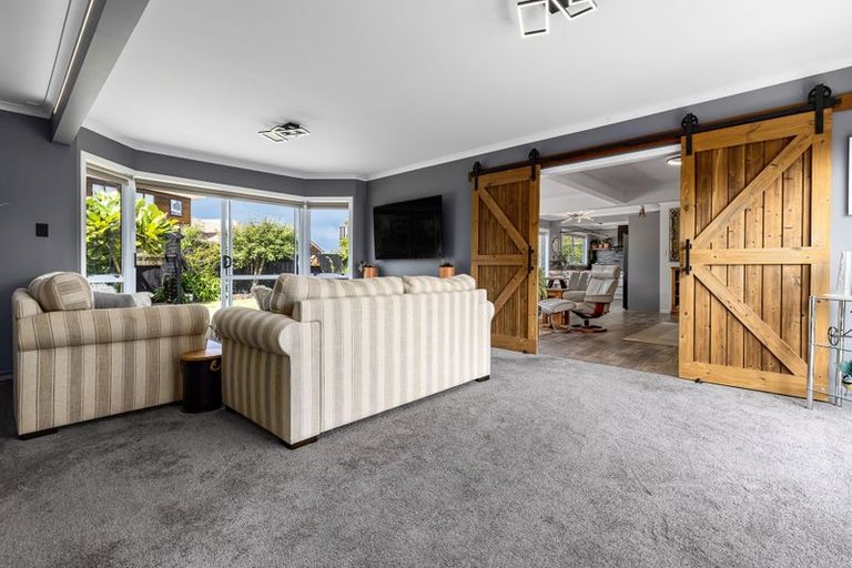 Photo of property in 4 Nuhaka Place, Paraparaumu Beach, Paraparaumu, 5032