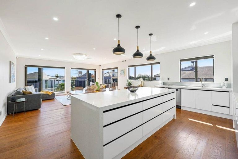 Photo of property in 41 Compass Way, Half Moon Bay, Auckland, 2012