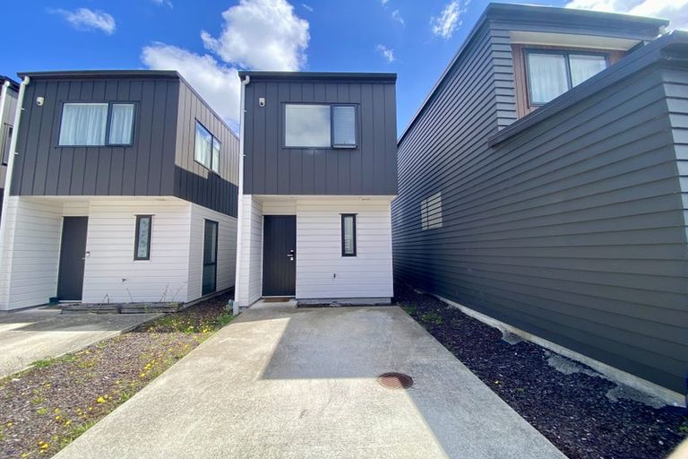 Photo of property in 6 Parahau Road, Papakura, 2110
