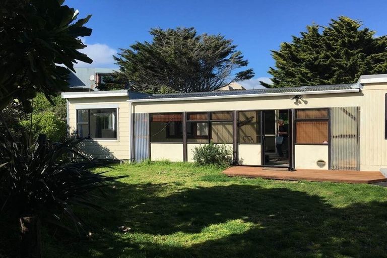 Photo of property in 86 Marine Parade, Otaki Beach, Otaki, 5512