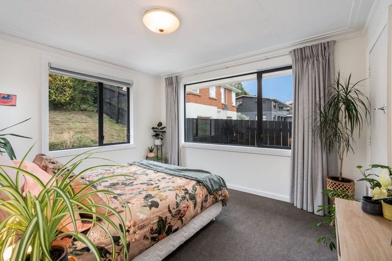 Photo of property in 52 Middleton Road, Kew, Dunedin, 9012