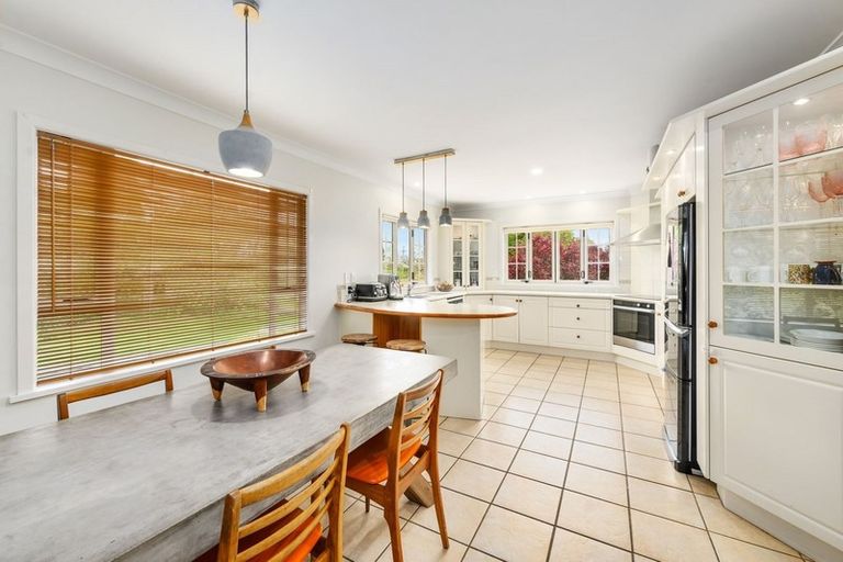 Photo of property in 6 Tupara Crescent, Kawaha Point, Rotorua, 3010