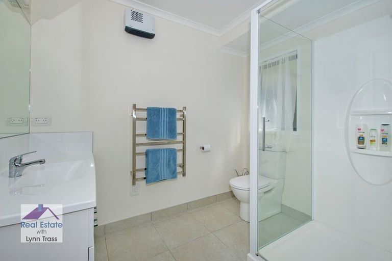 Photo of property in 14 Tieke Place, Horahora, Whangarei, 0110