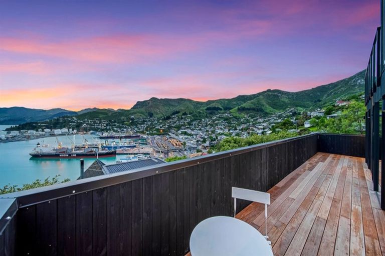 Photo of property in 7 Reserve Terrace, Lyttelton, 8082