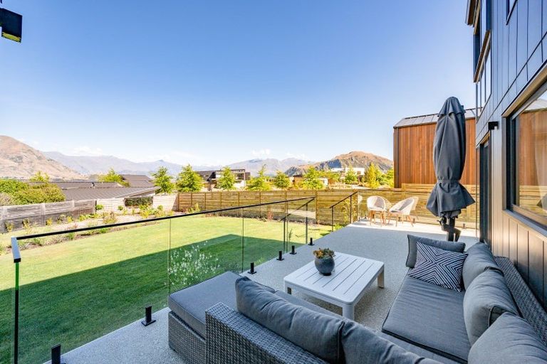 Photo of property in 6 Platinum Ridge, Wanaka, 9305