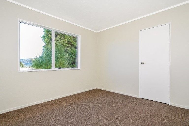 Photo of property in 19 Oaklands Grove, Clouston Park, Upper Hutt, 5018