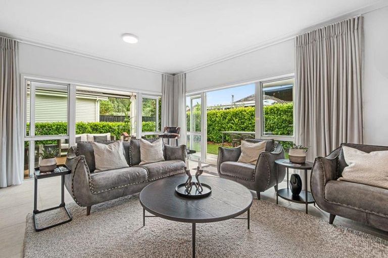 Photo of property in 14 Kensington Drive, Orewa, 0931
