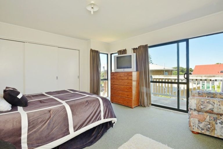 Photo of property in 1 Tamarisk Drive, Riversdale Beach, Masterton, 5872