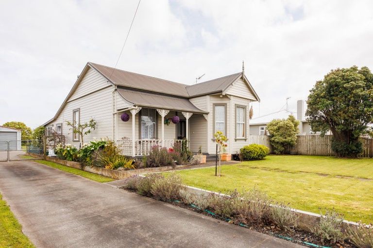 Photo of property in 5 Daniell Street, Bulls, 4818