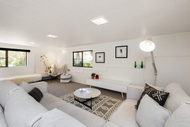 Photo of property in 25 Enfield Road, Hospital Hill, Napier, 4110