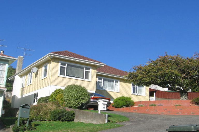 Photo of property in 45 Raroa Terrace, Tawa, Wellington, 5028