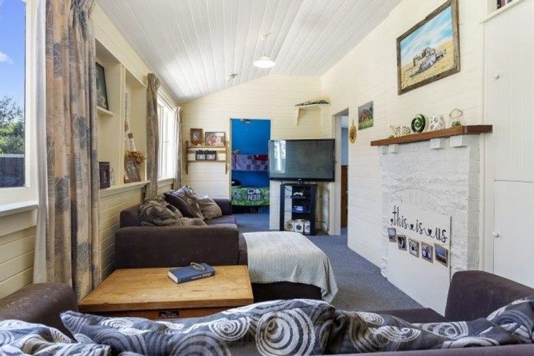 Photo of property in 2 Penfold Square, Leithfield, 7481