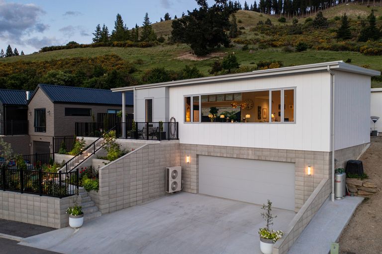 Photo of property in 32 Naylor Street, Clyde, 9330