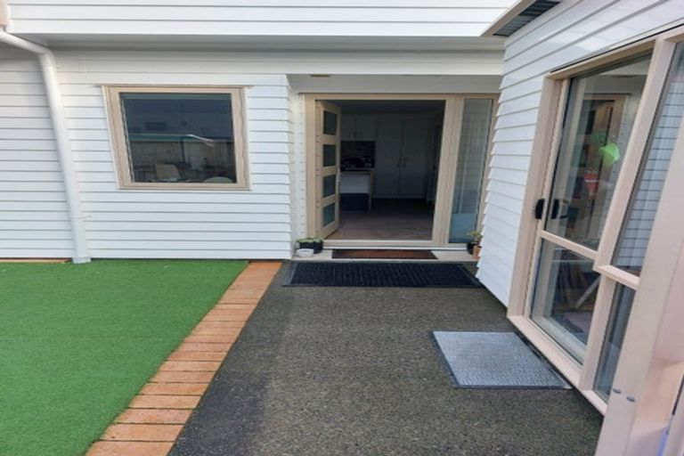 Photo of property in 14 Latimer Way, Petone, Lower Hutt, 5012