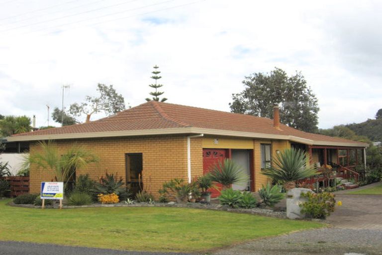 Photo of property in 137 Ocean Beach Road, Tairua, 3508