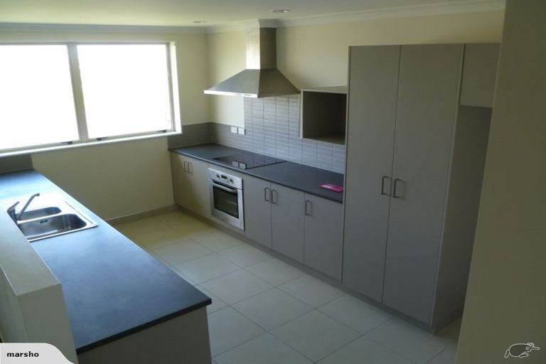 Photo of property in 24 Fairchild Avenue, Goodwood Heights, Auckland, 2105