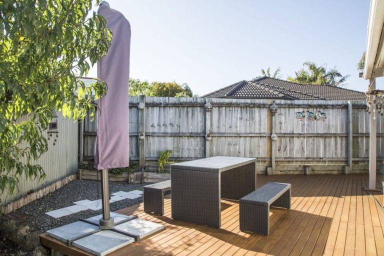 Photo of property in 43 Strid Road, Te Atatu South, Auckland, 0610