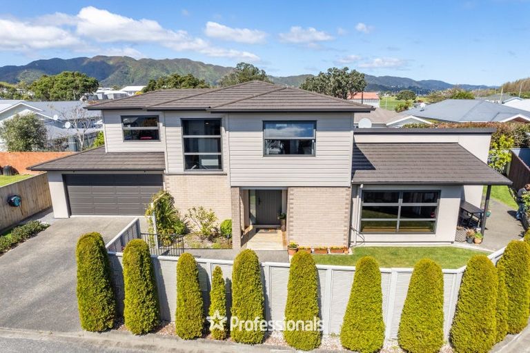 Photo of property in 8a Glen Iris Grove, Woburn, Lower Hutt, 5010