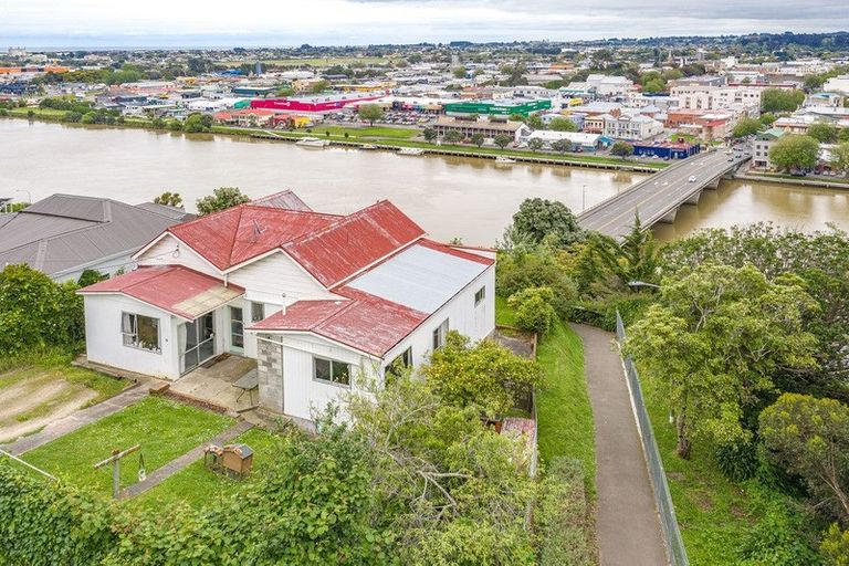 Photo of property in 30 Hipango Terrace, Durie Hill, Whanganui, 4500