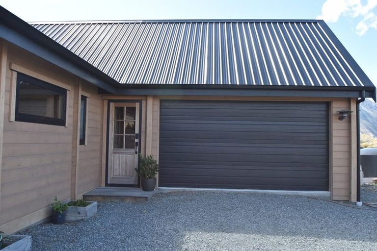Photo of property in 69 Ohau Drive, Lake Ohau, Twizel, 9412