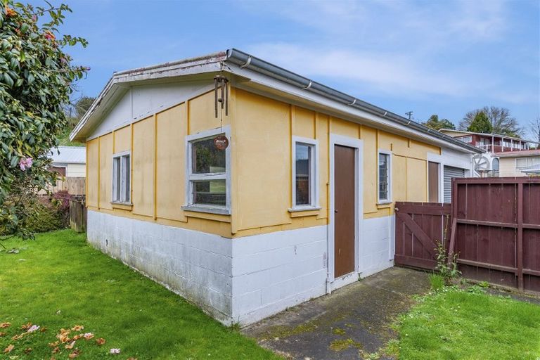 Photo of property in 15 Campbell Street, Taumarunui, 3920