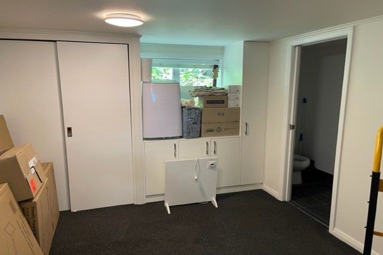 Photo of property in 1/34 Sylvan Avenue, Milford, Auckland, 0620