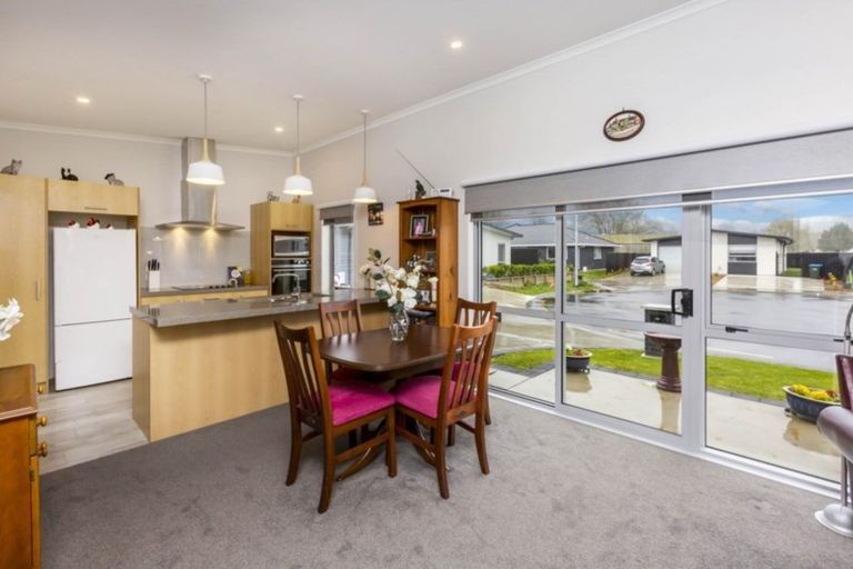 Photo of property in 3 Passchendaele Grove, Trentham, Upper Hutt, 5018