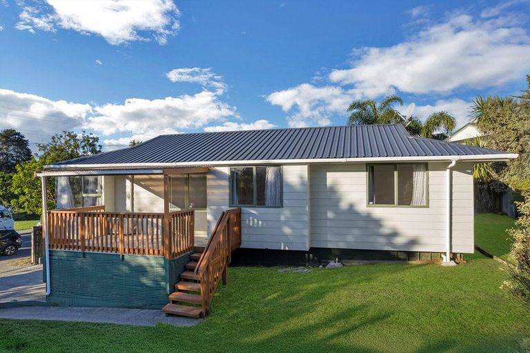 Photo of property in 81a Dundale Avenue, Blockhouse Bay, Auckland, 0600