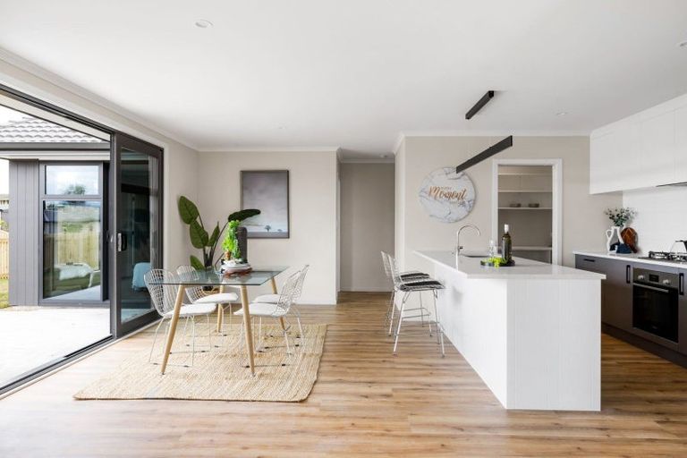 Photo of property in 54 Waruhia Crescent, Rototuna North, 3281