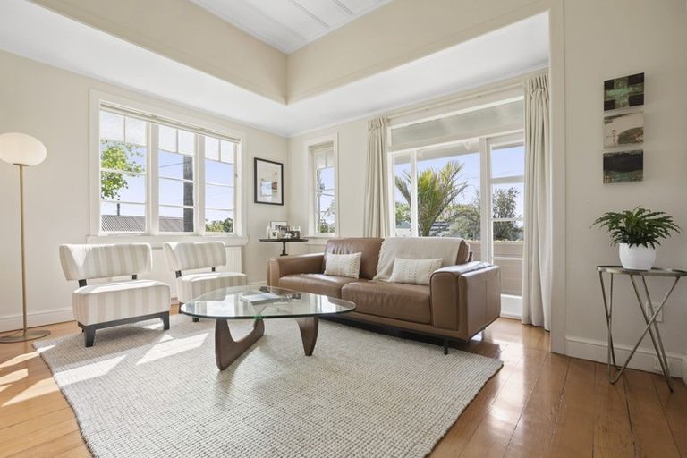 Photo of property in 37 Abbotsford Terrace, Devonport, Auckland, 0624