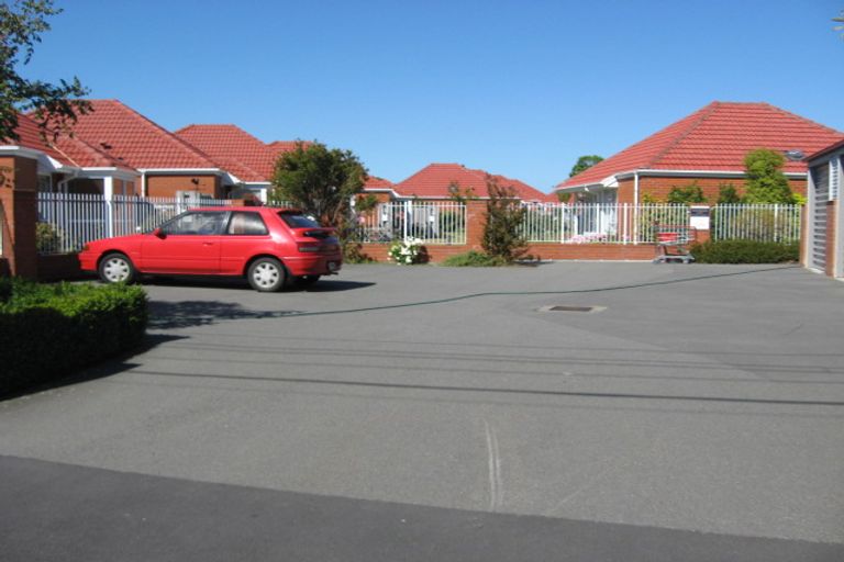 Photo of property in 7/12 Golf Links Road, Shirley, Christchurch, 8061