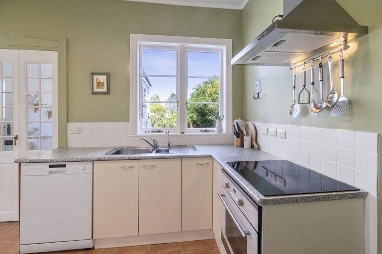 Photo of property in 25 Brandon Road, Glen Eden, Auckland, 0602