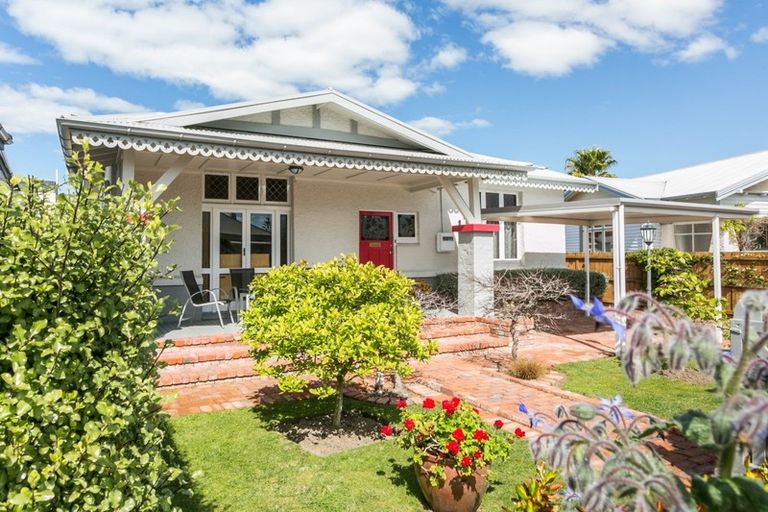 Photo of property in 8 Latham Street, Napier South, Napier, 4110