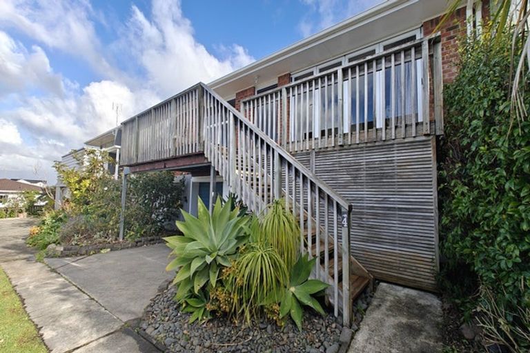 Photo of property in 4/73 Castor Bay Road, Castor Bay, Auckland, 0620
