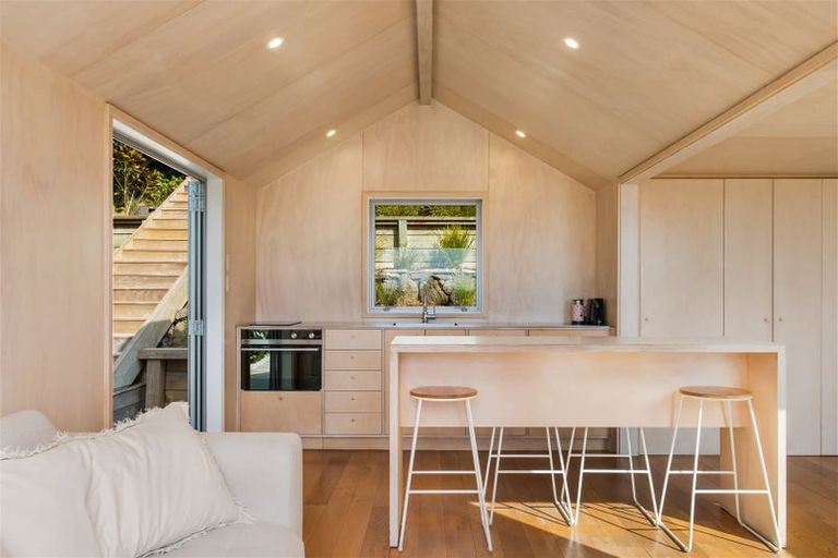 Photo of property in 11 Merlewood Avenue, Cashmere, Christchurch, 8022