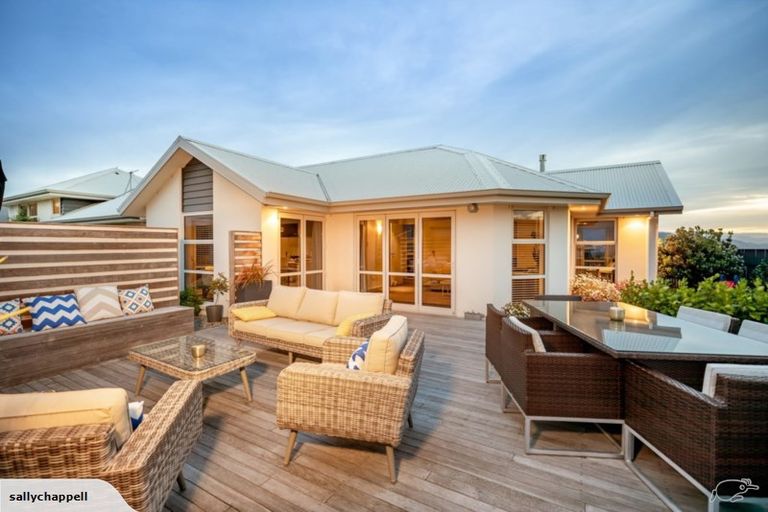 Photo of property in 16 Istana Place, Britannia Heights, Nelson, 7010