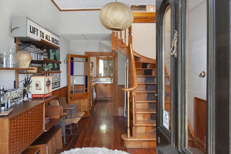 Photo of property in 18 Saint Davids Street, Lyttelton, 8082