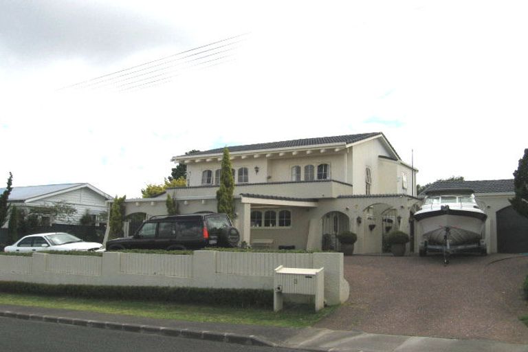 Photo of property in 3 Wanganella Street, Birkenhead, Auckland, 0626
