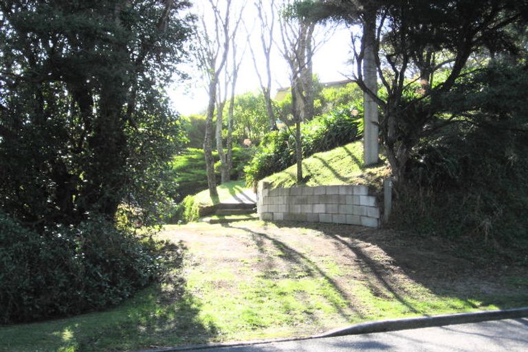 Photo of property in 21 Tiromoana Road, Raumati South, Paraparaumu, 5032