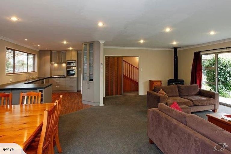 Photo of property in 360 Yaldhurst Road, Russley, Christchurch, 8042