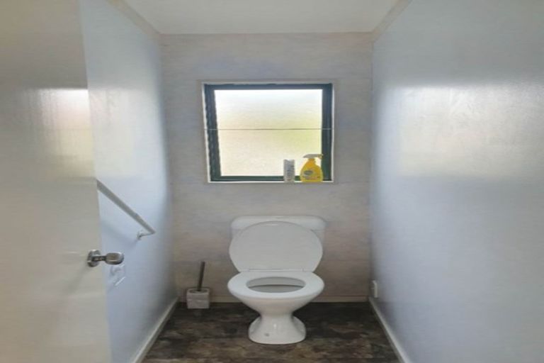 Photo of property in 3a Mawney Road, Henderson, Auckland, 0610