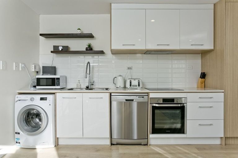 Photo of property in 2/152 Manuka Road, Bayview, Auckland, 0629