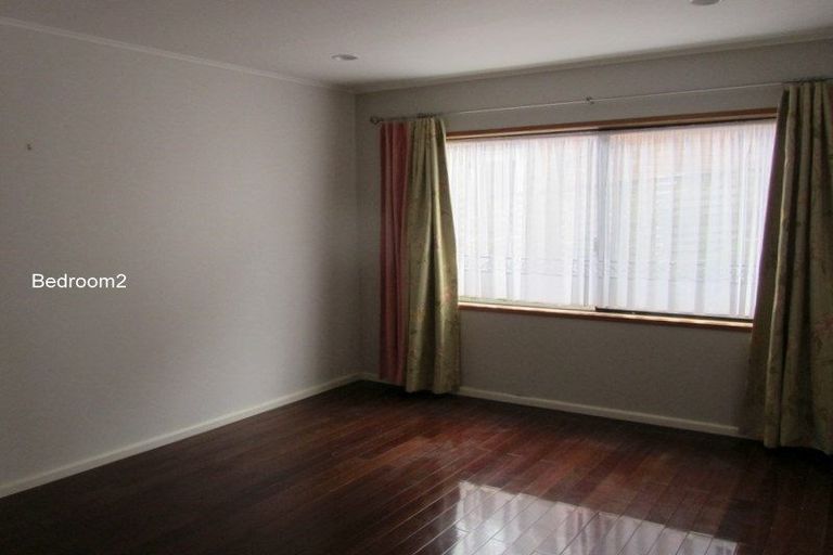 Photo of property in 8 Carrowmore, Pinehill, Auckland, 0632