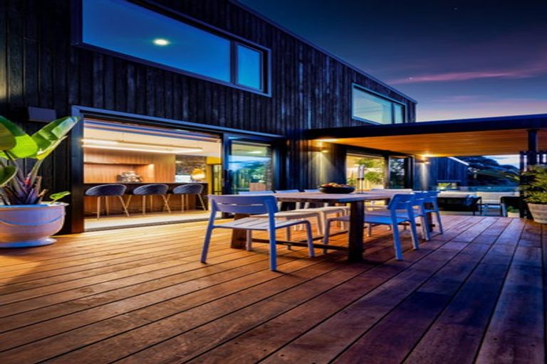 Photo of property in 12a Baring Terrace, Strandon, New Plymouth, 4312